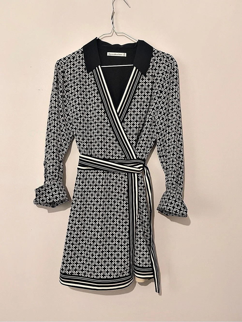 Abercrombie & Fitch Black White Geometric Wrap Mini Dress Size Small